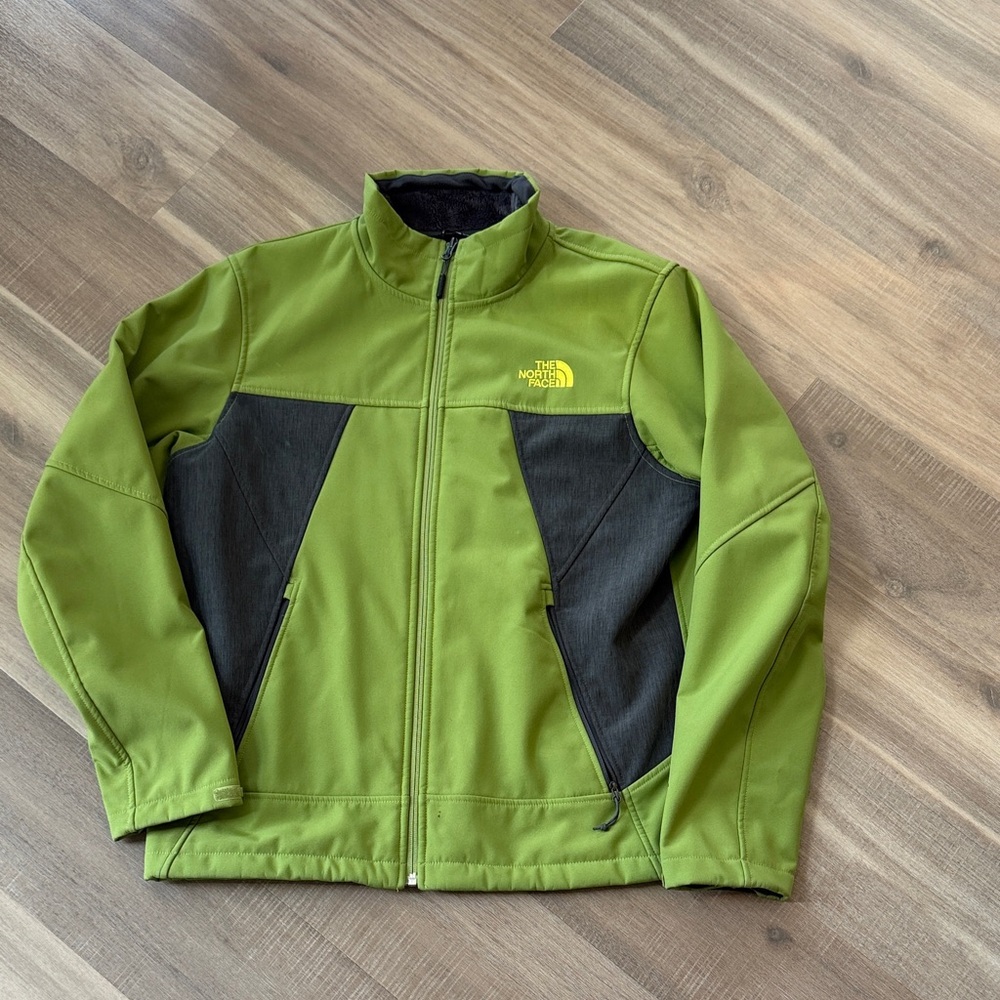 The North Face Men’s Olive Green and Black Lightweight Jacket